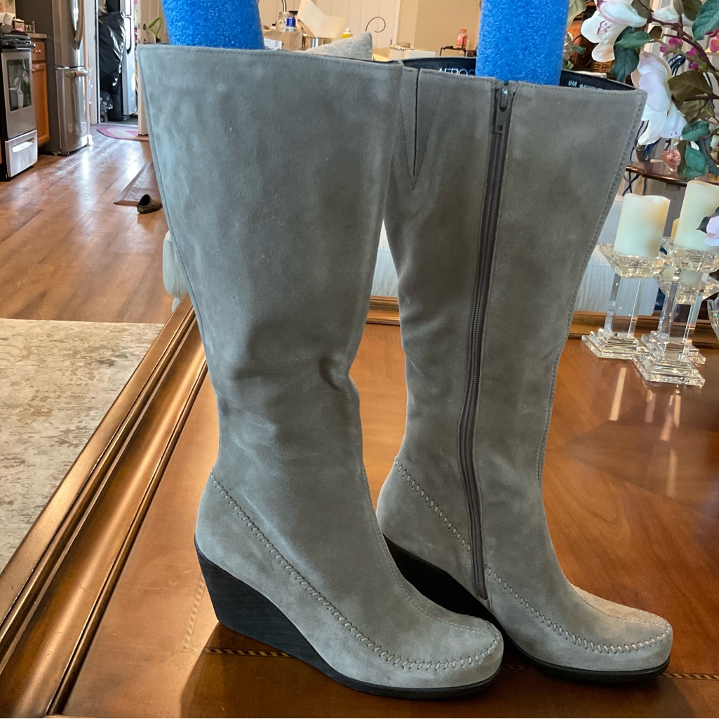 Knee-High Suede Wedge Boots In Gray